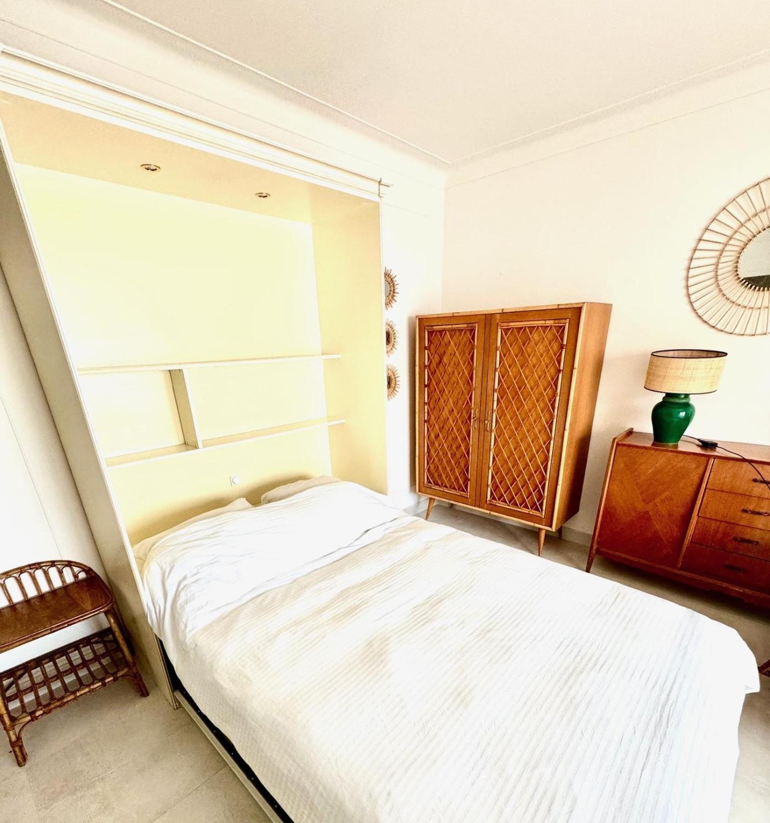 Cozy Studio, Sea View, Old Town, Near Beaches Antibes Extérieur photo